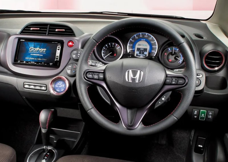 Переходная рамка магнитолы