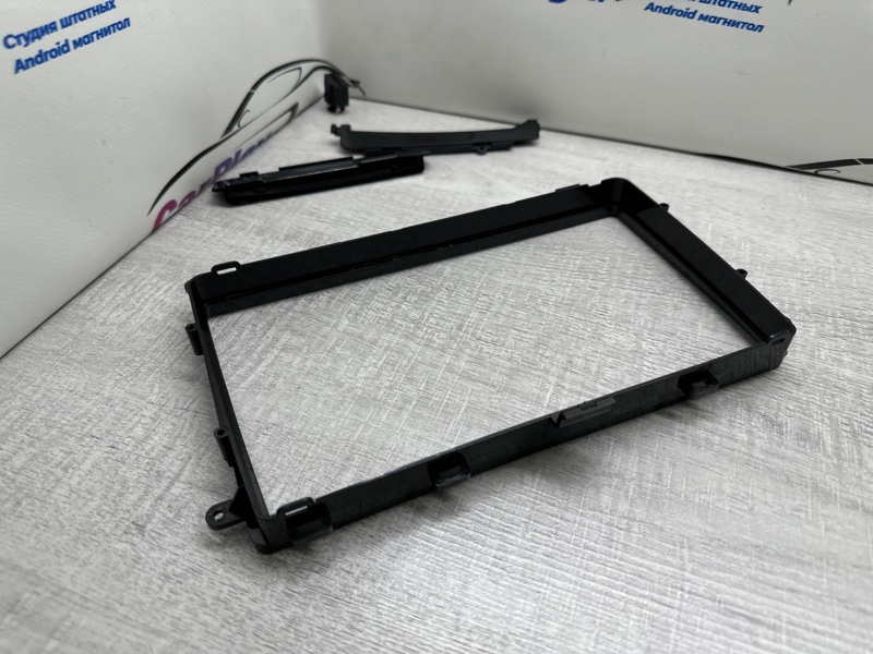 Переходная рамка магнитолы