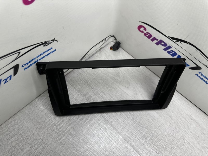 Переходная рамка магнитолы