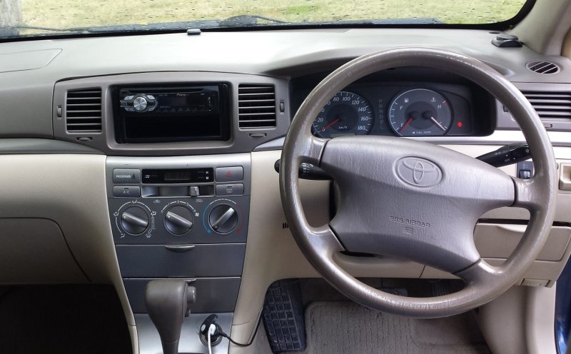 Переходная рамка магнитолы Toyota Corolla Fielder 2000 прав.