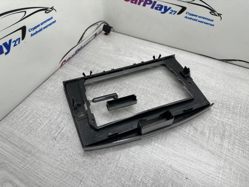 Переходная рамка магнитолы