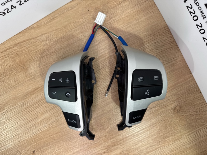 Кнопки руля Toyota Land Cruiser 200