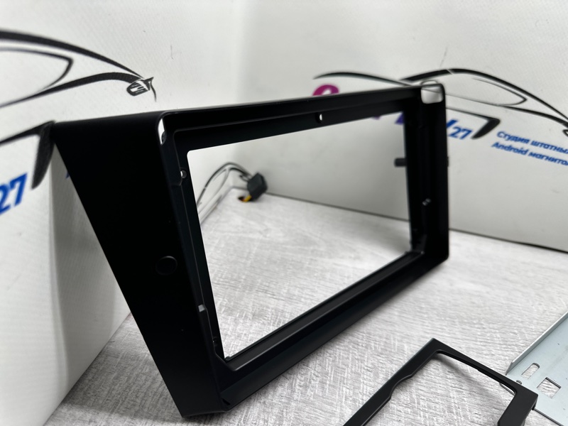 Переходная рамка магнитолы