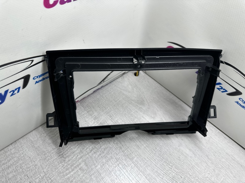 Переходная рамка магнитолы