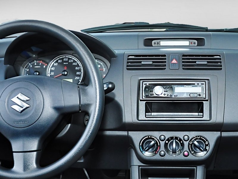 Переходная рамка магнитолы