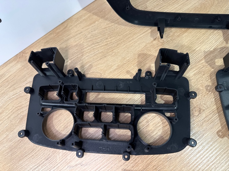 Переходная рамка магнитолы