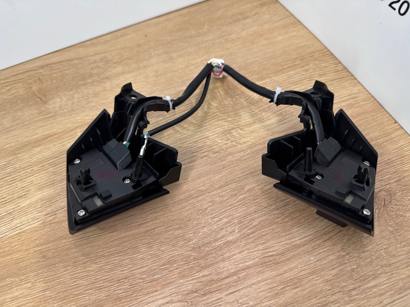 Кнопки руля Toyota Corolla