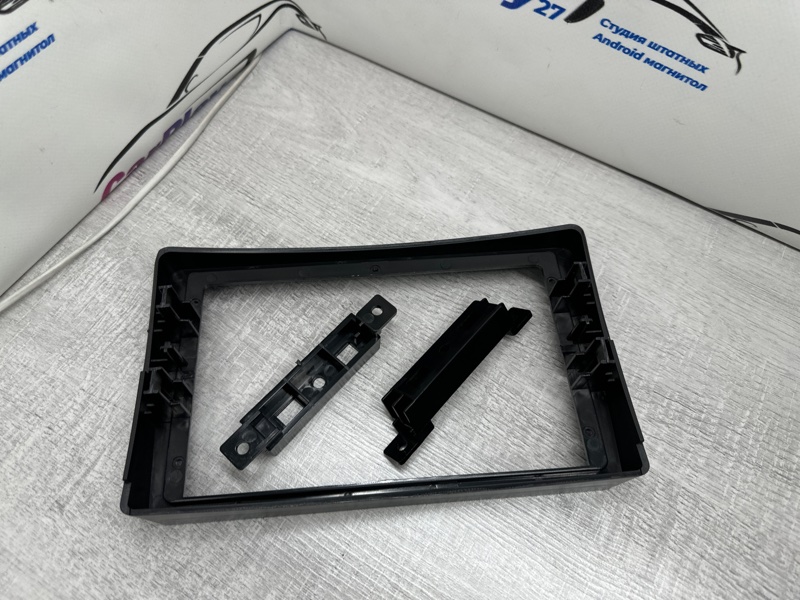 Переходная рамка магнитолы