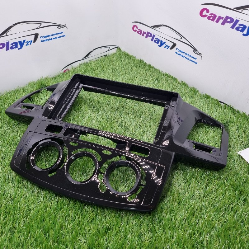 Переходная рамка магнитолы Toyota Fortuner 2007