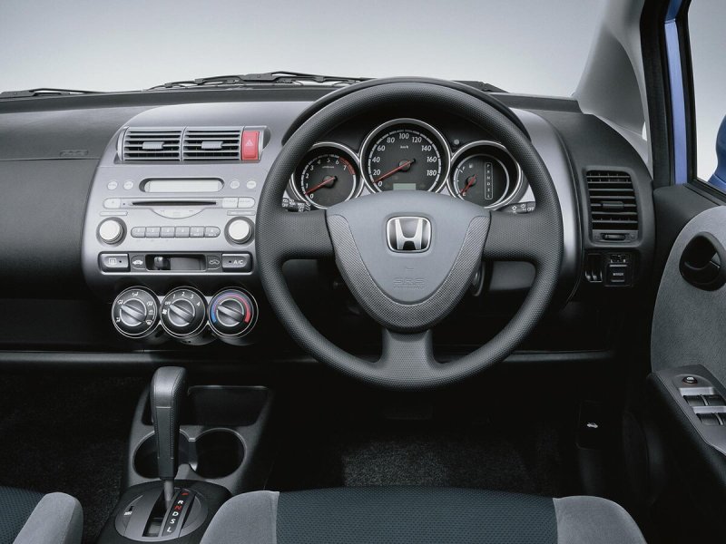 Переходная рамка магнитолы