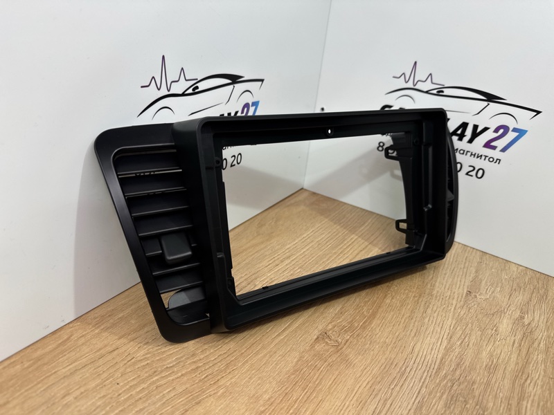 Переходная рамка магнитолы