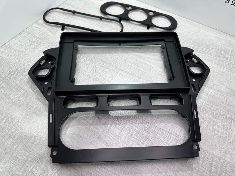 Переходная рамка магнитолы