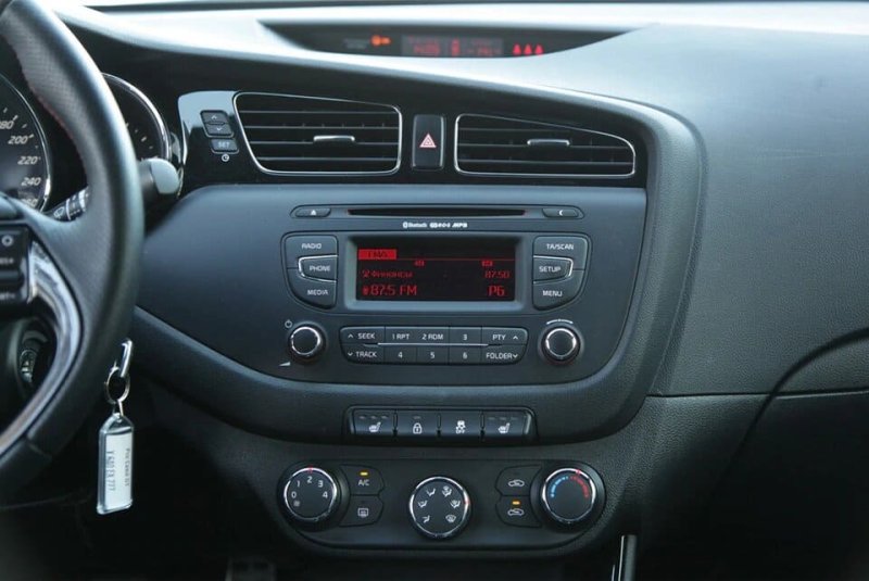 Магнитола штатная