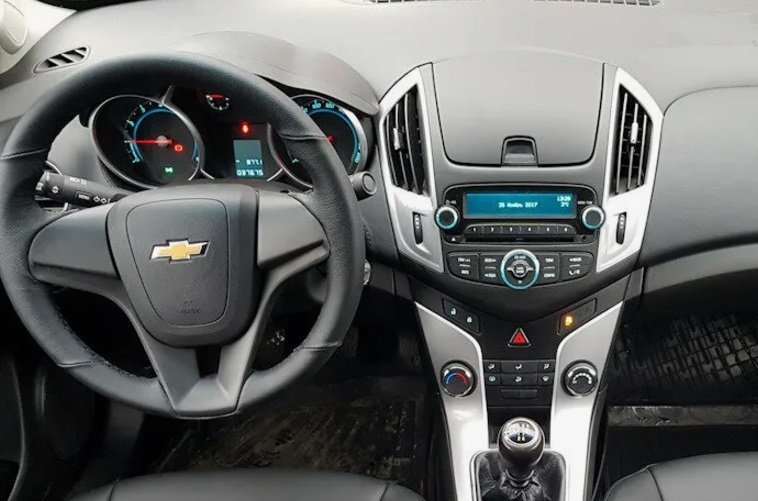 Переходная рамка магнитолы