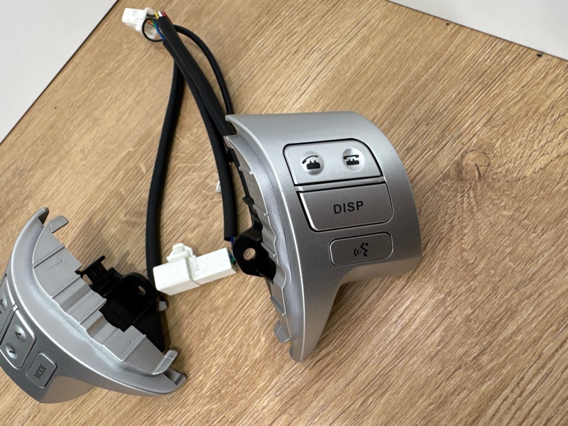 Кнопки руля Toyota Corolla