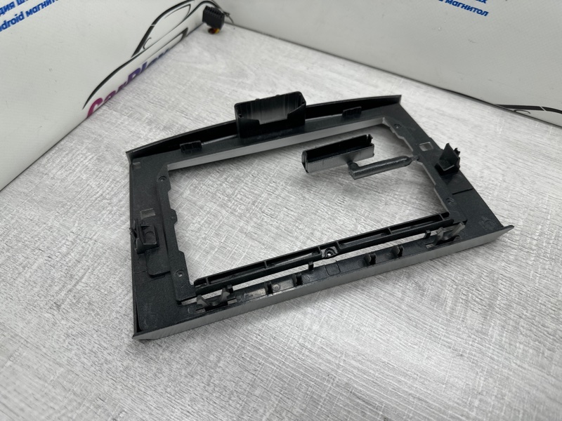 Переходная рамка магнитолы