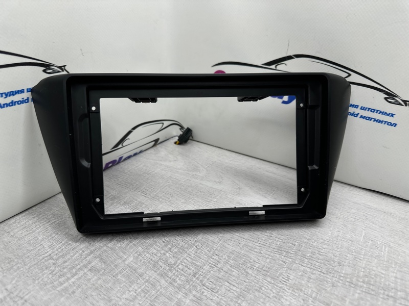 Переходная рамка магнитолы