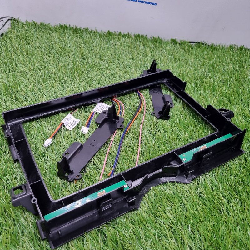 Переходная рамка магнитолы